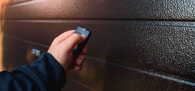 automatic door opener with remote control in Country Club